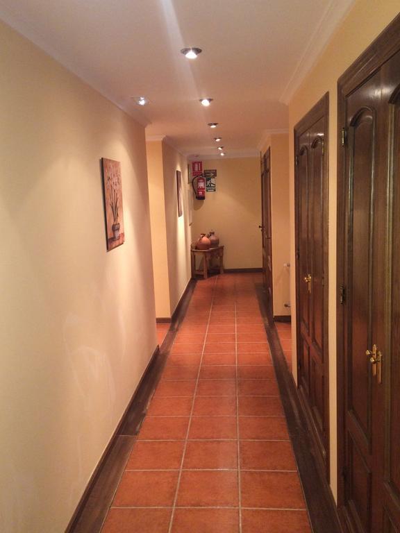 Отель El Porton De La Huebra Vecinos Экстерьер фото